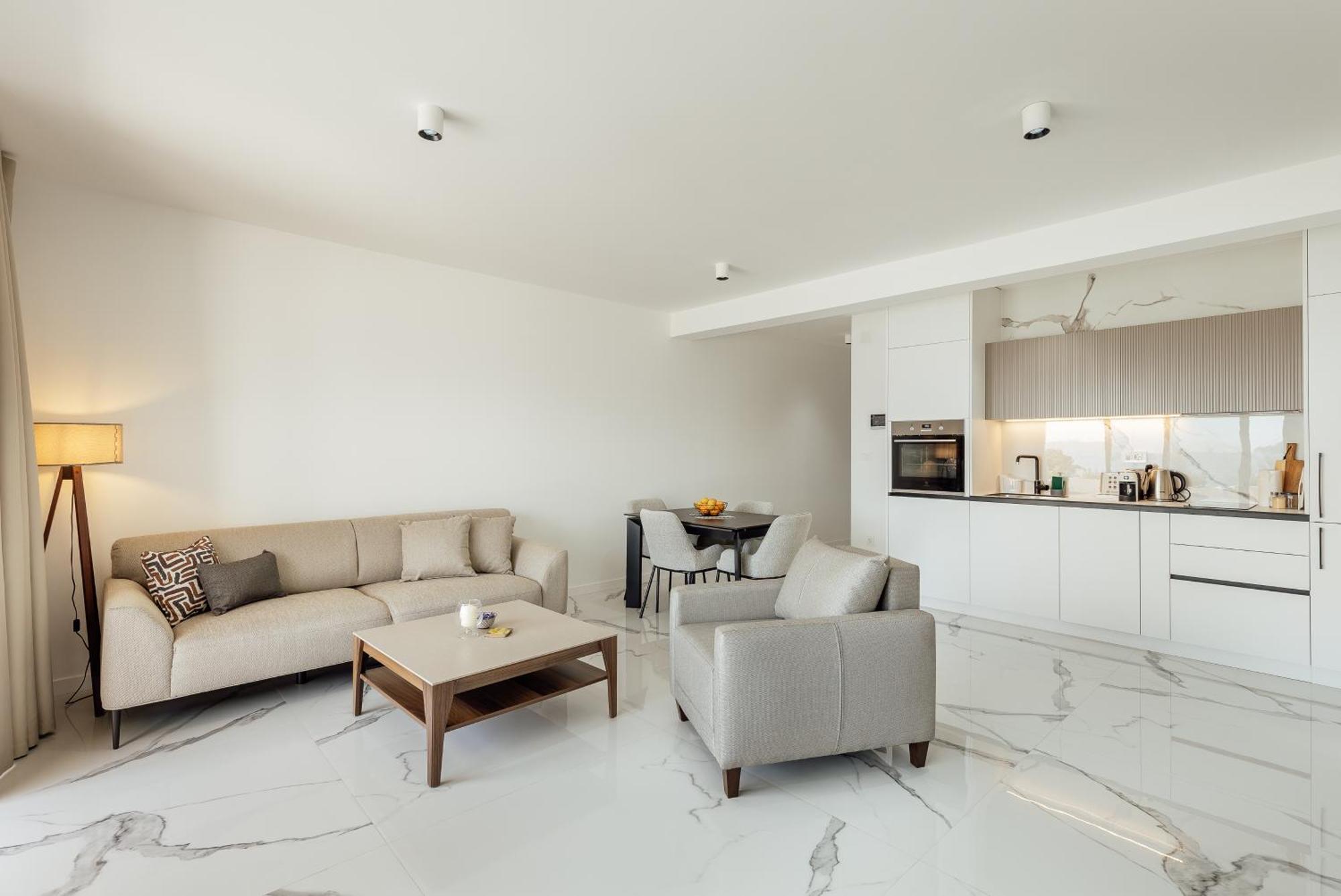 Savina Beachfront Oasis Appartement