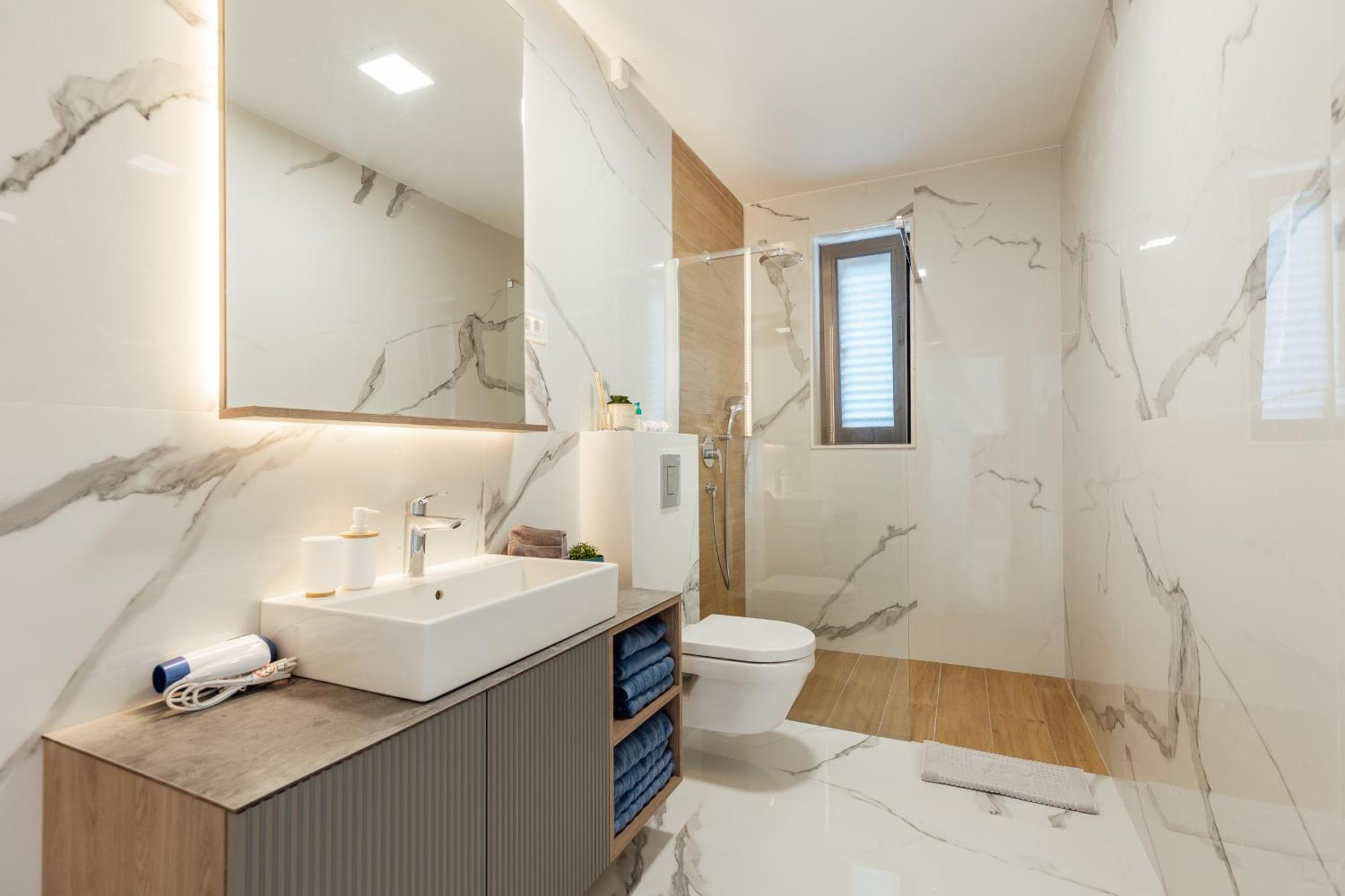 Savina Beachfront Oasis Appartement *