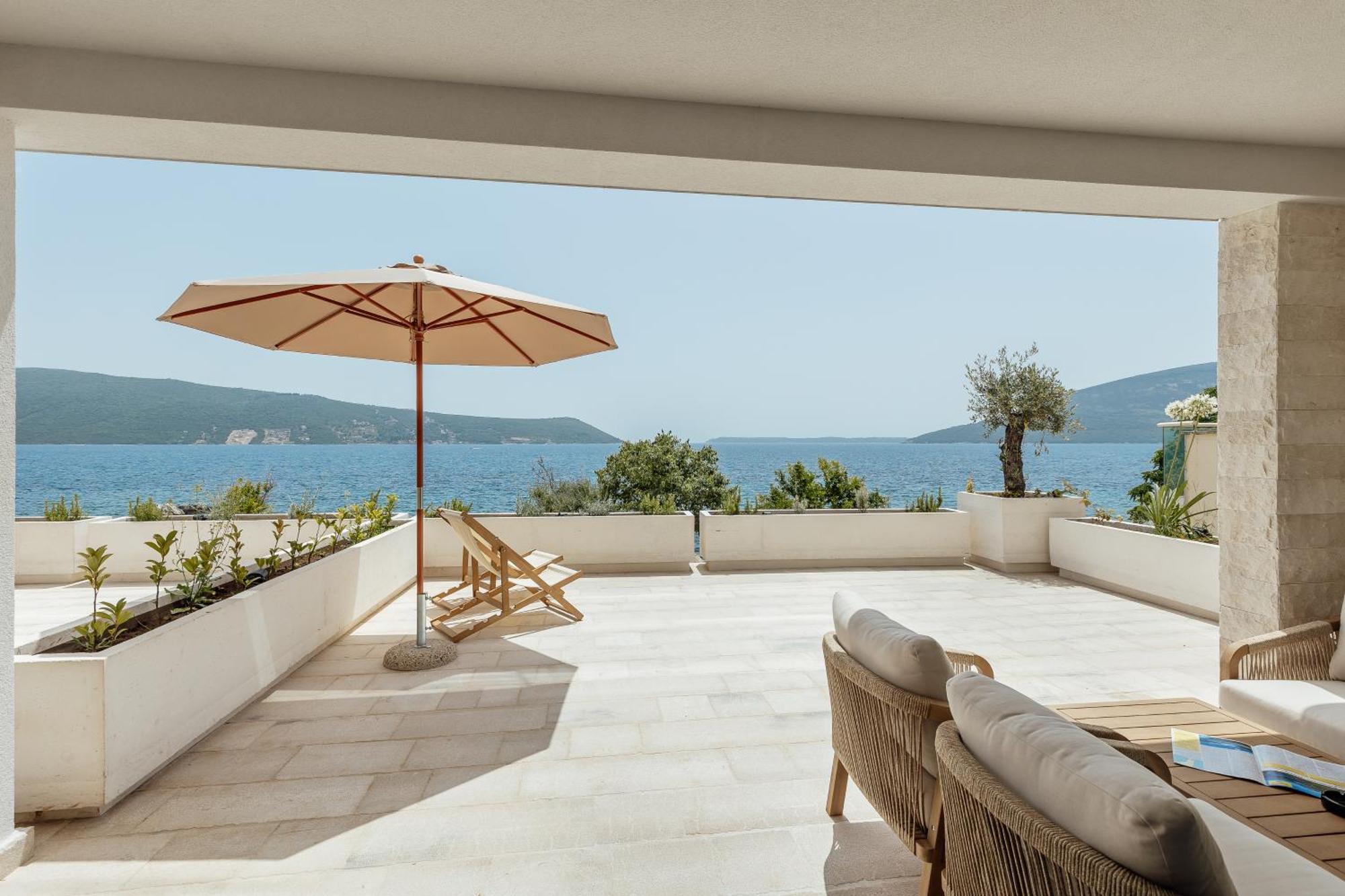 Savina Beachfront Oasis * Herceg Novi